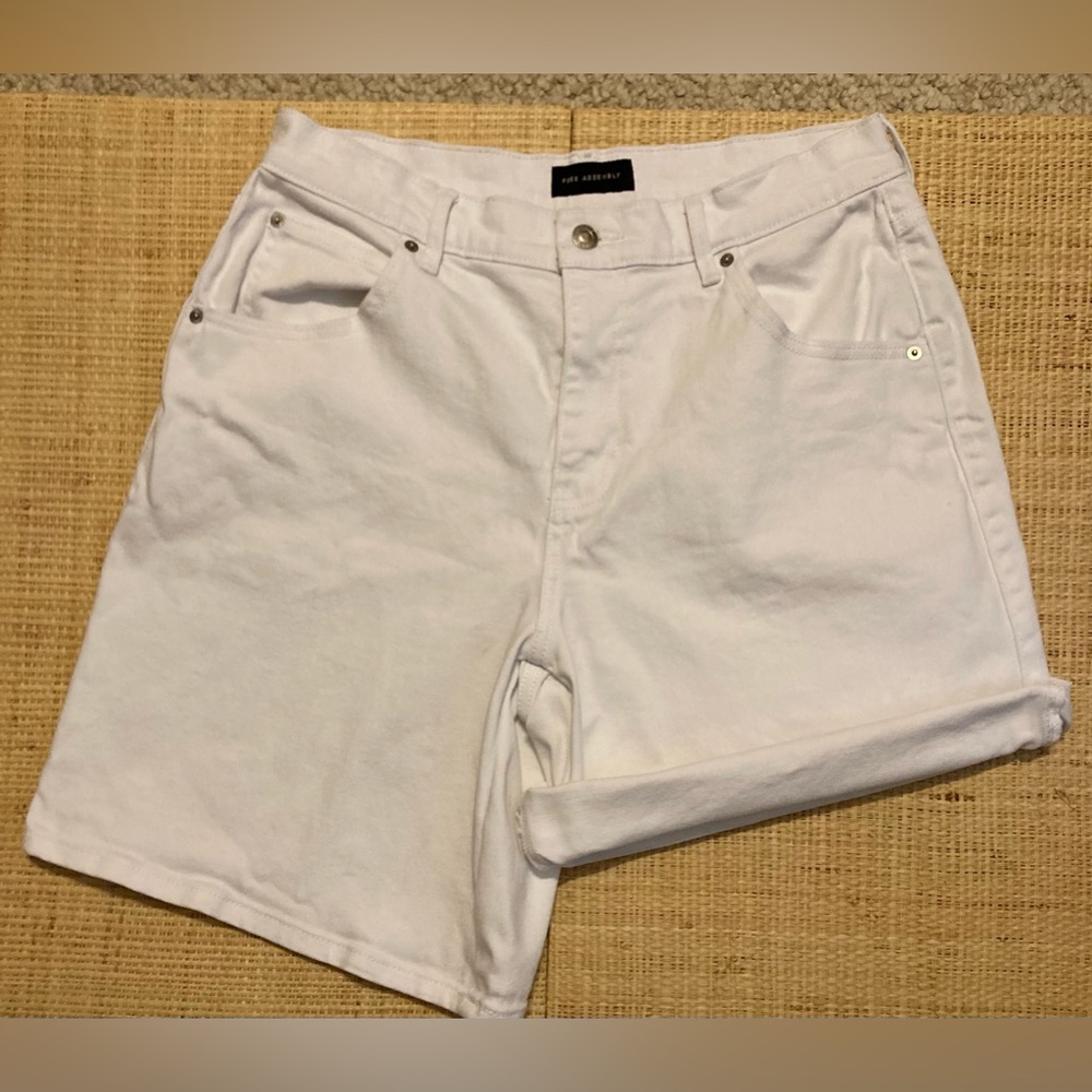 White High-Rise Jean Shorts Mom Shorts Coastal Shorts 90’s Classic Denim Shorts